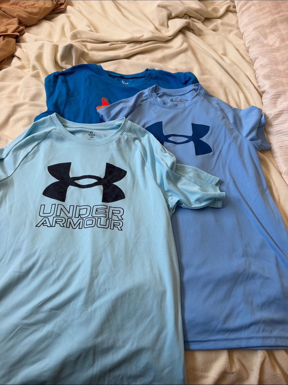 Boys under Armour tops